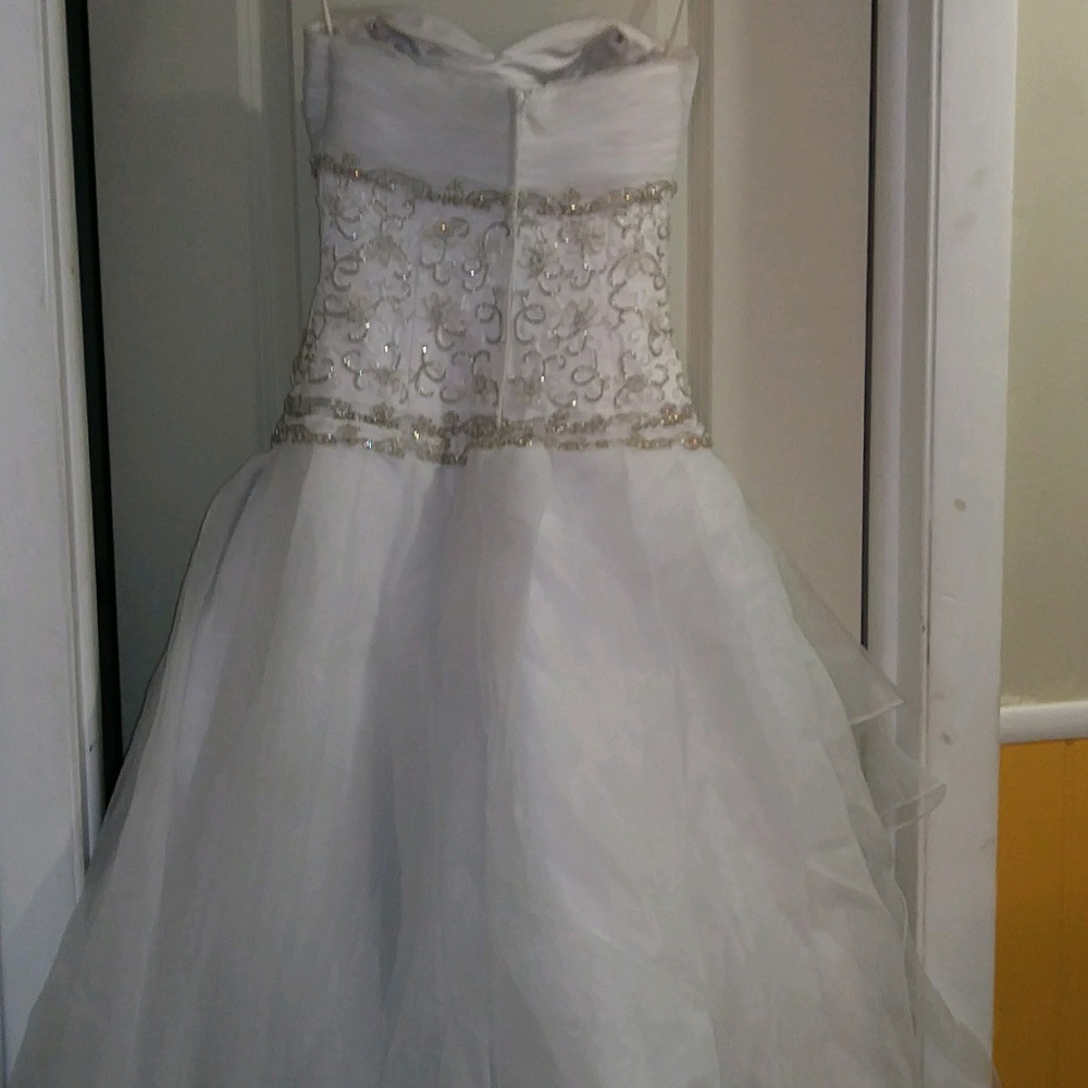 Dress - Picture 3 of 3